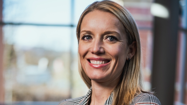 Prof. Dr. Carolin Durst, HS Ansbach: "Der Kreativität sind keine Grenzen gesetzt" - Prof. Dr. Carolin Durst lehrt und forscht seit 2018 im Bereich B2B Digital Marketing zu den Themen strategisches Content Marketing und Go-to-Market-Strategien an der Hochschule Ansbach - Quelle: Hochschule Ansbach